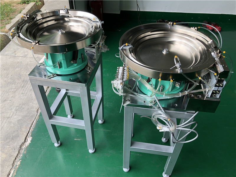 振動(dòng)盤送料整機(jī) (12)